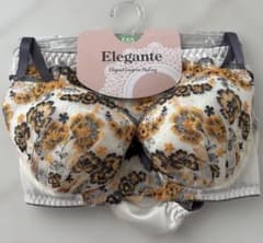 【新品タグ付き】　Elegante ブラ＆ショーツ　セット E65 花柄刺繍のサムネイル