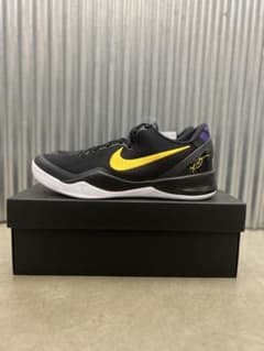 Kobe 8 Protro "Black / University Gold"のサムネイル