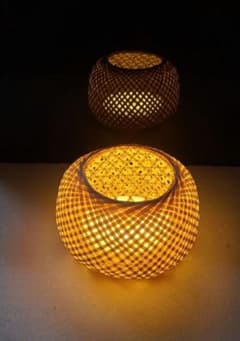 ハンドメイド 竹細工 ランプシェード（六つ目編み・輪弧編み、捻仕上げ）LED付きのサムネイル