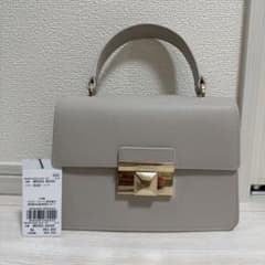 - 가격 인하 중! FURLA 핸드백 ● 아직 약간의 가격 인하 OK