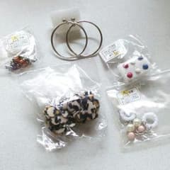 1ペア100円 未開封ピアスのサムネイル