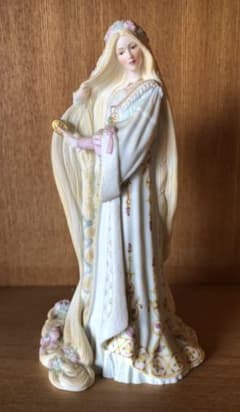 磁器人形　フィギュア　瀬戸ノベルティ　レノックス　ラプンツェル 磁器人形 フィギュア 瀬戸ノベルティ レノックス ラプンツェル - メルカリ