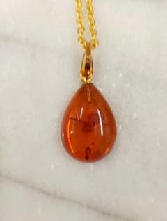 希少 久慈琥珀 18K 琥珀 ペンダント ドロップ型 - メルカリ