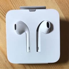 アップル付属 Lightningイヤホン 新品のサムネイル
