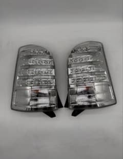 トヨタ純正　ウィッシュ　10系　クリテールランプ　左右セット トヨタ ウィッシュ 10系 純正オプション LEDテールランプ 左右セット