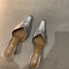 シルバー ポインテッドトゥ ミュール Ameri - メルカリ