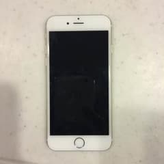 kana様専用✨au✨iPhone6✨のサムネイル