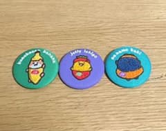 お文具といっしょ ファミマ オリジナルさがら刺繍缶バッジのサムネイル