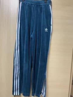 adidas トラックパンツ　ベロア　グリーンのサムネイル