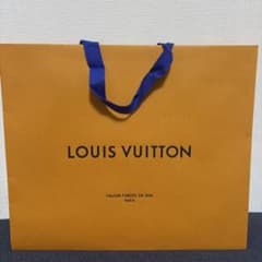 LOUIS VUITTONの紙袋のサムネイル