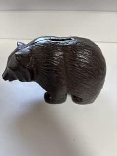 重厚感あり 金属製 クマの貯金箱 熊 オブジェ インテリアのサムネイル
