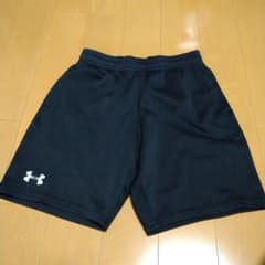 UNDER ARMOUR ハーフパンツ ブラックのサムネイル