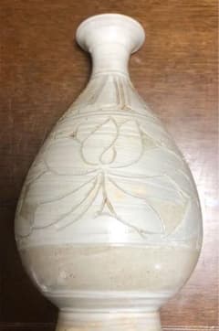 粉青沙器牡丹文瓶李朝写し 粉青沙器牡丹文瓶李朝写し - メルカリ