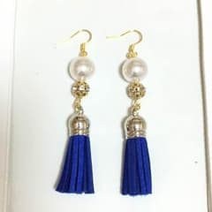 ブルータッセルピアス イヤリングのサムネイル