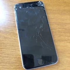 iPhone 6s Space Gray 16 GB auのサムネイル