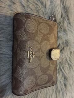 coach二つ折り財布のサムネイル