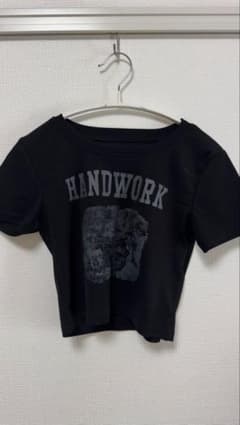 HANDWORK ロゴ クロップド丈 半袖Tシャツ ブラックのサムネイル