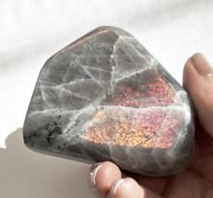 ラブラドライト置物 手のひらサイズ 天然石 パワーストーン - メルカリ