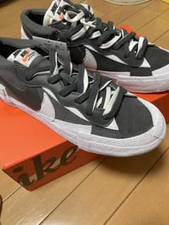 Nike sacai Kaws Blazer Lowスニーカー　箱付きのサムネイル