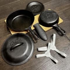 【Lodge】 スキレット 大小2個 蓋 シリコンホルダー　　鍋敷き　9点セット Lodge】 スキレット 大小2個 蓋 シリコンホルダー 鍋敷き 9点セット