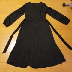 黒ロングワンピースのサムネイル