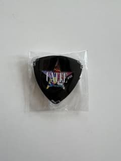 B'z UNITE #02 ガチャガチャ ピックバッジのサムネイル