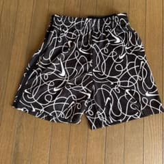 NIKE キッズ ハーフパンツ 総柄 145cm相当のサムネイル