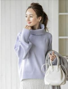 fifth ラベンダー色ニットのサムネイル