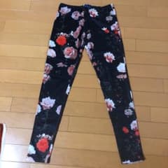 kkk様専用　　アディダス　オリジナルス  花柄パンツ　レギンスのサムネイル