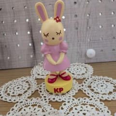 KP３０周年ノベルティ　 ウサギのフィギュアのサムネイル