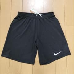 ナイキ　NIKE　トレーニングパンツ　ショートパンツ　サイズMのサムネイル