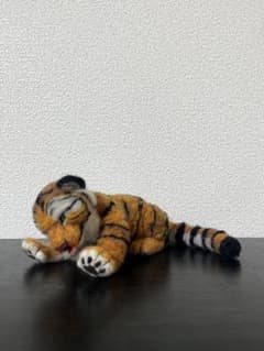 『羊毛フェルト』 トラタイガー虎　ぬいぐるみ　人形　ハンドメイドのサムネイル