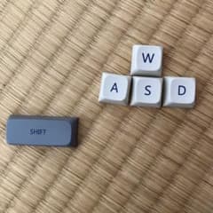 おしゃれなpbtキーキャップ　WASD Shiftのサムネイル