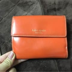 ケイトスペード二つ折り財布のサムネイル