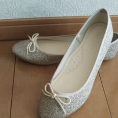 【美品】パンプス ゴールドのサムネイル