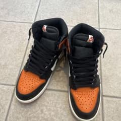Nike Air Jordan 1 ハイカット スニーカー　シャタバのサムネイル
