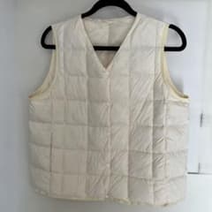クリーム色キルティングノースリーブベストのサムネイル