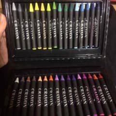 32色クレヨン♡のサムネイル