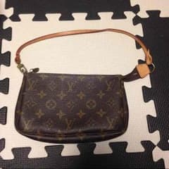 LOUIS VUITTONのサムネイル