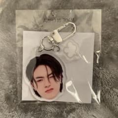 TREASURE ハルト 顔アクキー 楽 treasure ハルト 顔アクキー 楽 哀 トレ - メルカリ