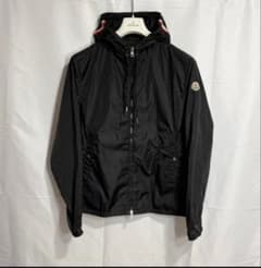 ほぼ未使用/美品　モンクレール　ナイロンパーカー　ナイロンジャケットのサムネイル