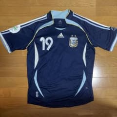 ❗️激レア❗️ adidas 2006アルゼンチン代表 メッシ 19番 ゲームシャツ アルゼンチン代表 2006 メッシ 19 ゲームシャツ ネイビー Y2K - メルカリ
