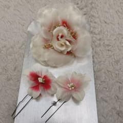 髪飾り 3点セット 和装 成人式 卒業式 白 赤 花 コーム Uピンのサムネイル
