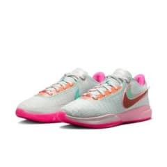 Nike レブロン20のサムネイル