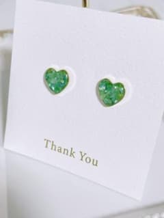 グリーン　ミニハート　ピアス　イヤリングのサムネイル