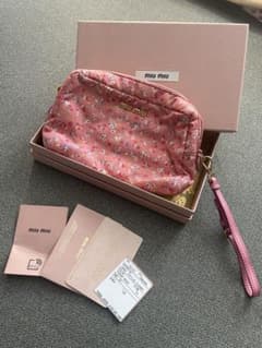 miu miu 花柄ポーチ ピンク　RFID miu miu 花柄ポーチ ピンク RFID - メルカリ