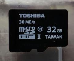 microsdカード 32GB USB変換付きのサムネイル