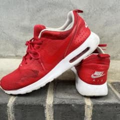 NIKE 赤　スニーカーのサムネイル