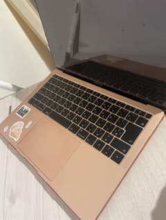 Apple 13インチ MacBookAirのサムネイル