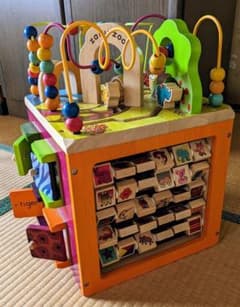 B.toys アクティビティーキューブ ビーズコースター 手指訓練のサムネイル